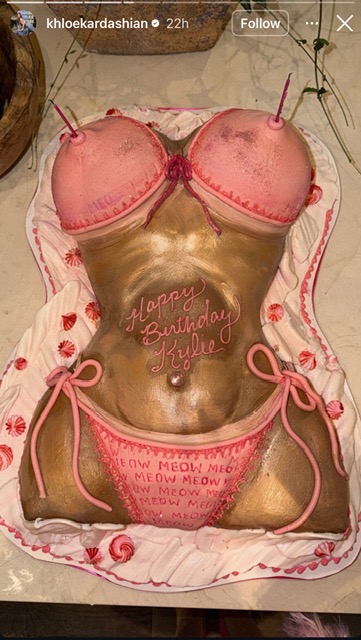 Is this the birthday cake for Kylie Jenner shared by Khloe? WTF